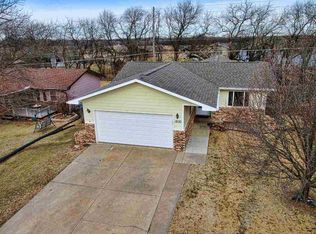 1830 E Ravena St, Wichita, KS 67219