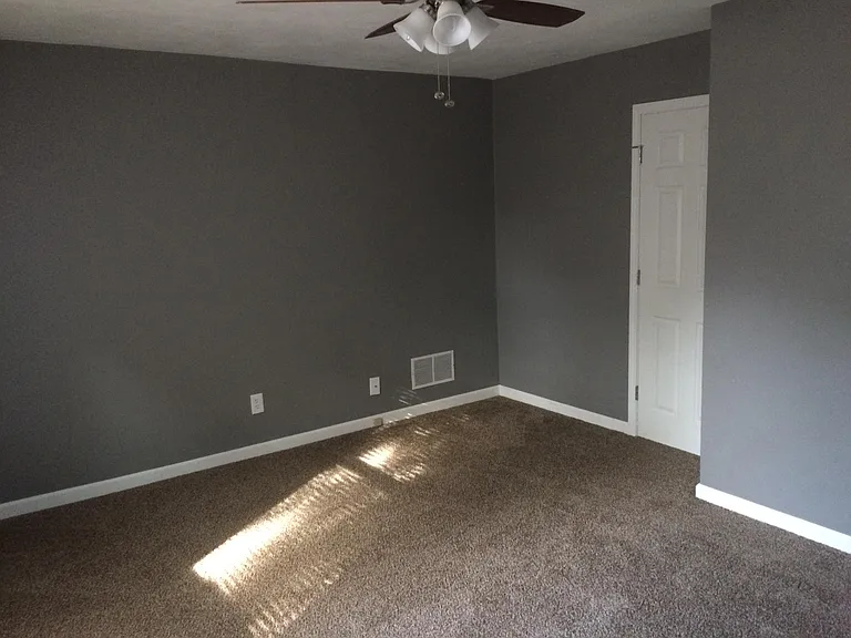 906 E Hanover St — Photo 12