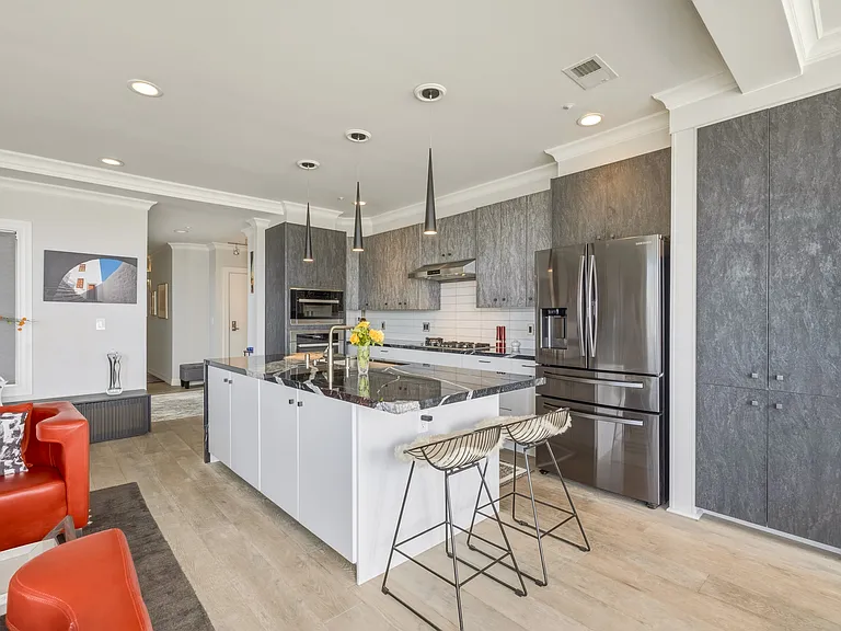 748 N Point St #2 — Photo 9