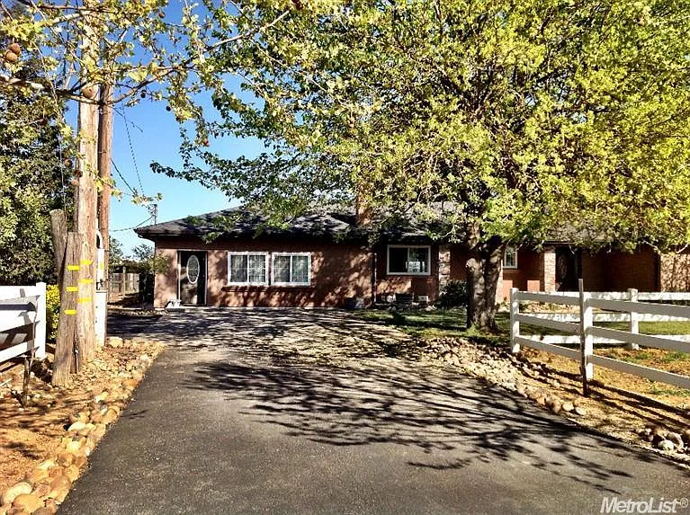 26170 N Jack Tone Rd photo 1