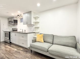 27 Bexley Cres #2, Toronto, ON M6N2P6