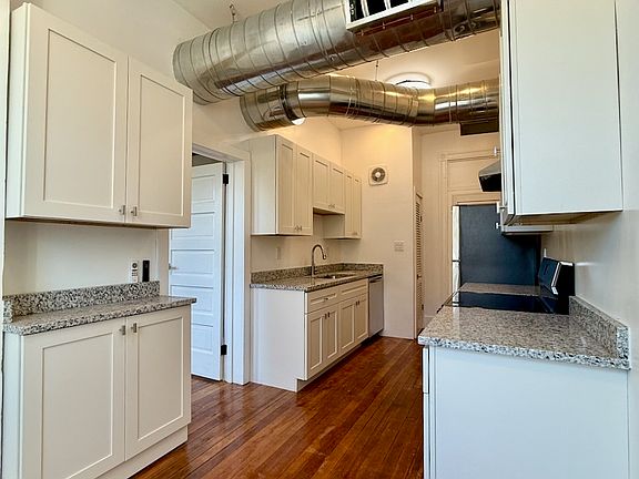 3rd image of 906 Penn Ave #11565415