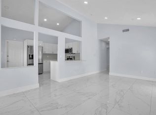 8389 Rural Ln, Boca Raton, FL 33433