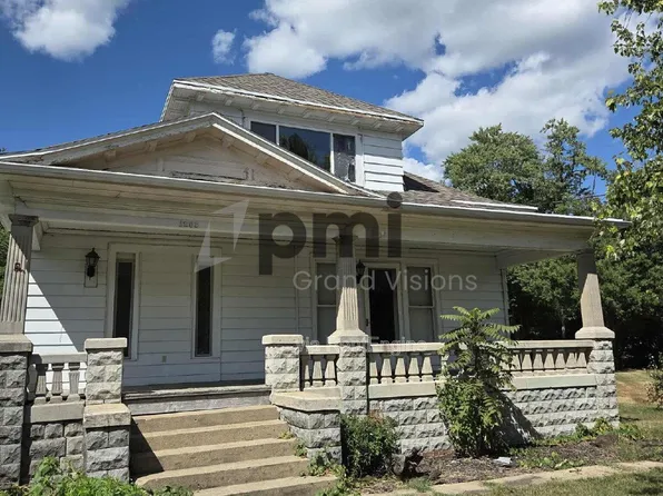 1803 Madison Ave #3, Charleston, IL 61920