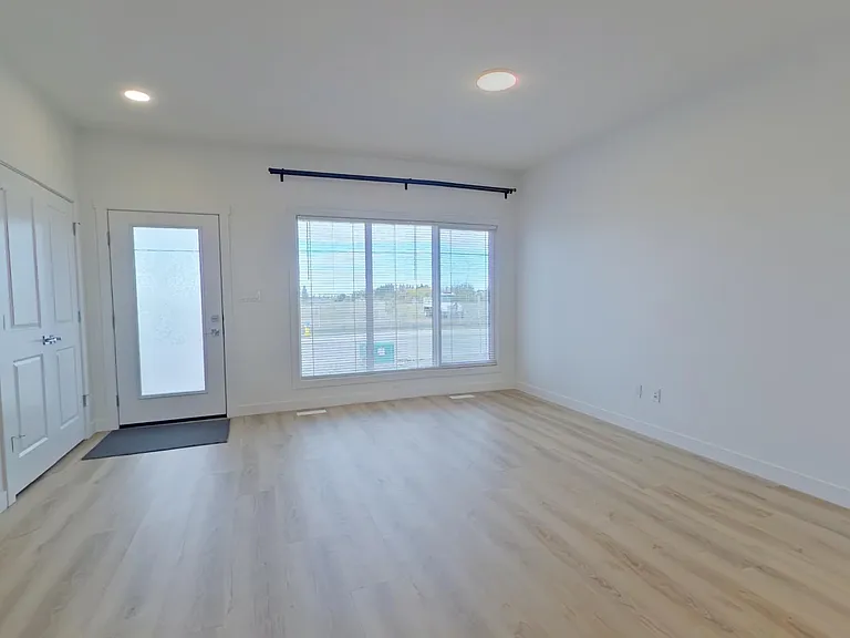 1037 Aster Blvd NW — Photo 3