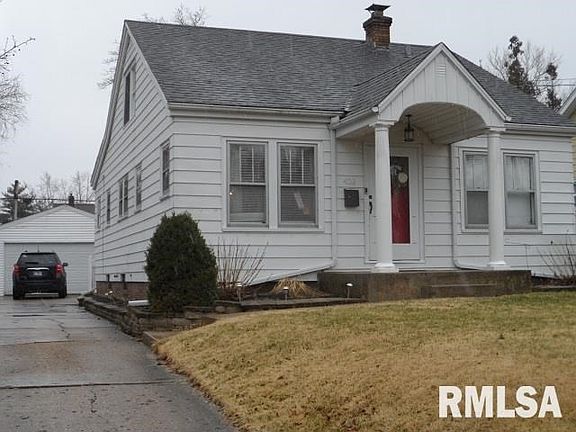 2nd image of 408 W Albany Ave