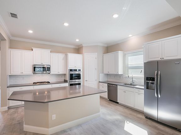 5th image of 732 Glorieta Dr