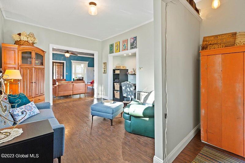 3rd image of 32 South Street