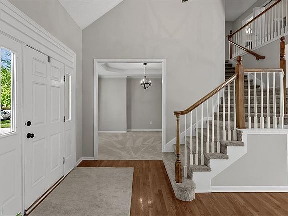 5th image of 15216 Woodson St
