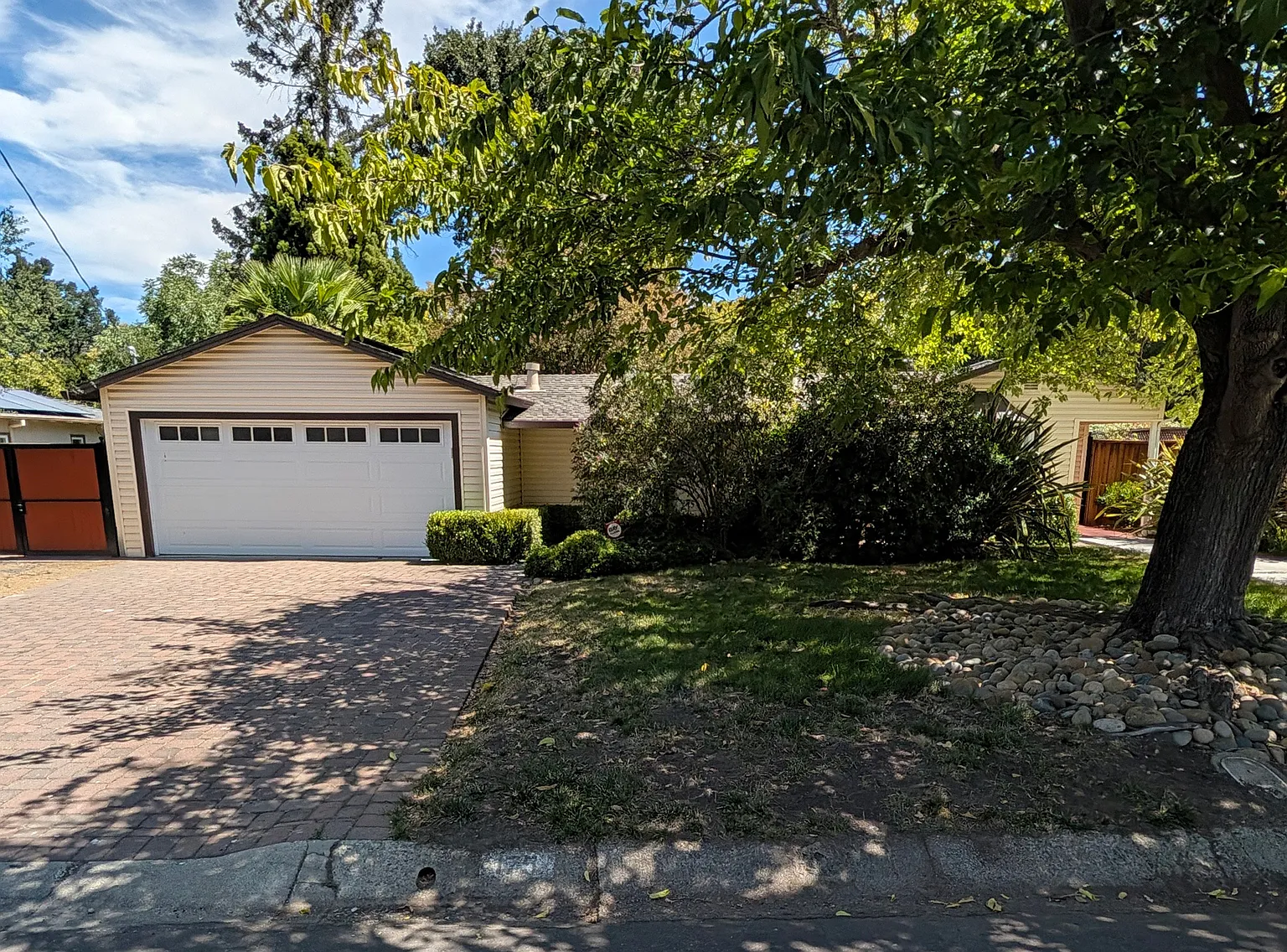 175 Arlene Dr — Photo 1