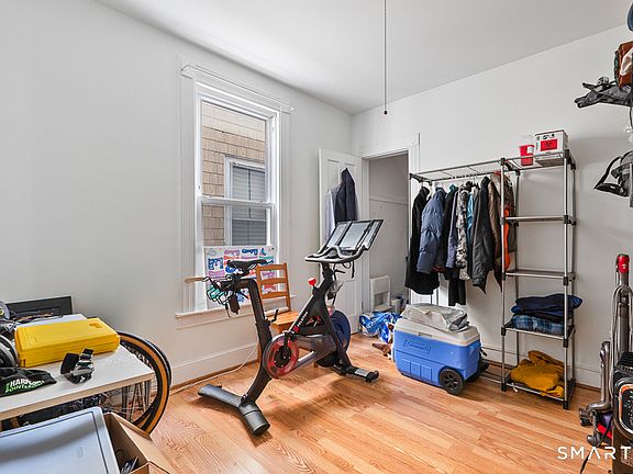 5th image of 16 Edwards Street