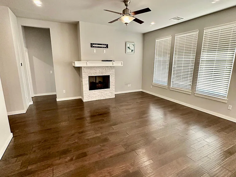 18537 Haslemere Ln — Photo 3