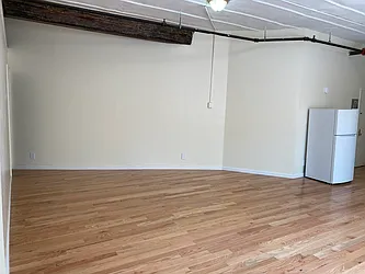 Rented by R New York