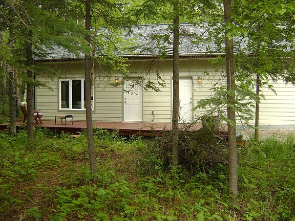 hobby room/shop and deck