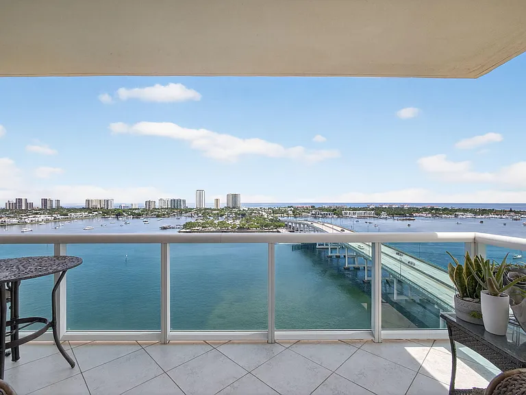 2640 Lake Shore Dr #1716 — Photo 19