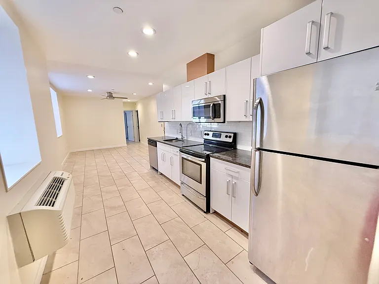 249 S 49th St #8O6 — Photo 90