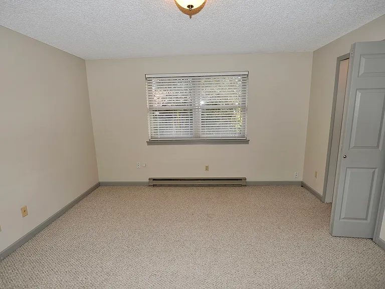 9972 N Hillview Dr — Photo 36