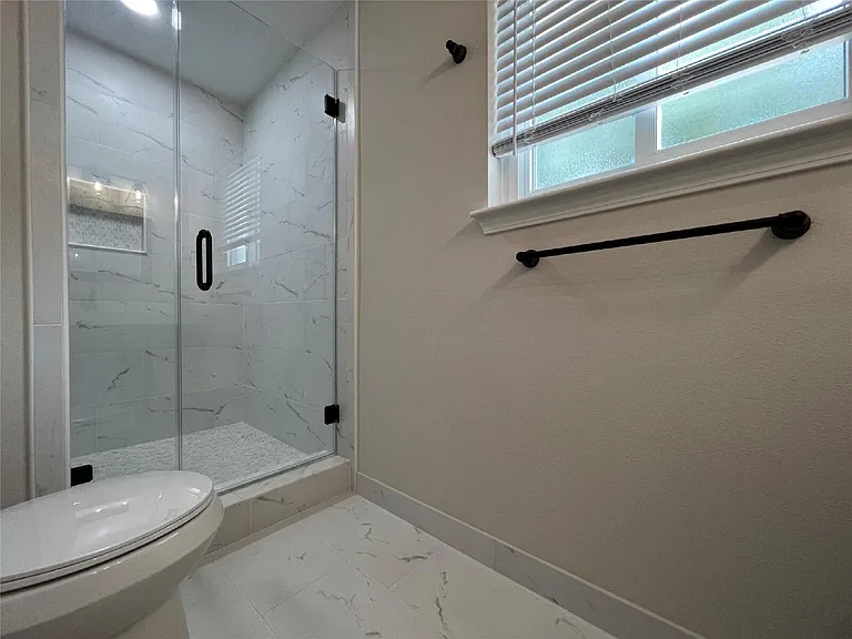 10903 Albury Dr — Photo 18