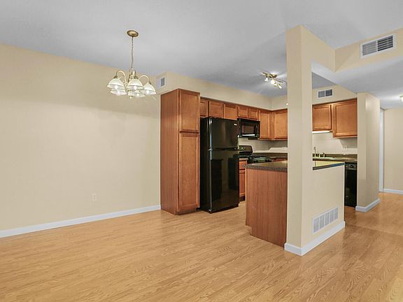 5th image of 1411 Willow Brook Cv APT 6