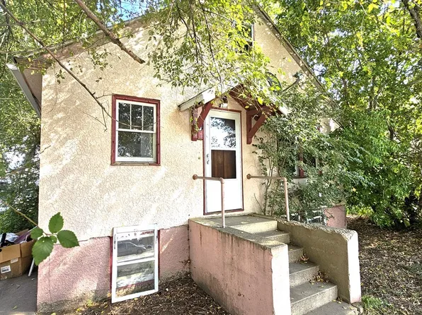 212 W Benham St, Glendive, MT 59330