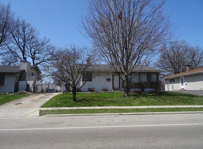 1st image of 852 Monroe Ave