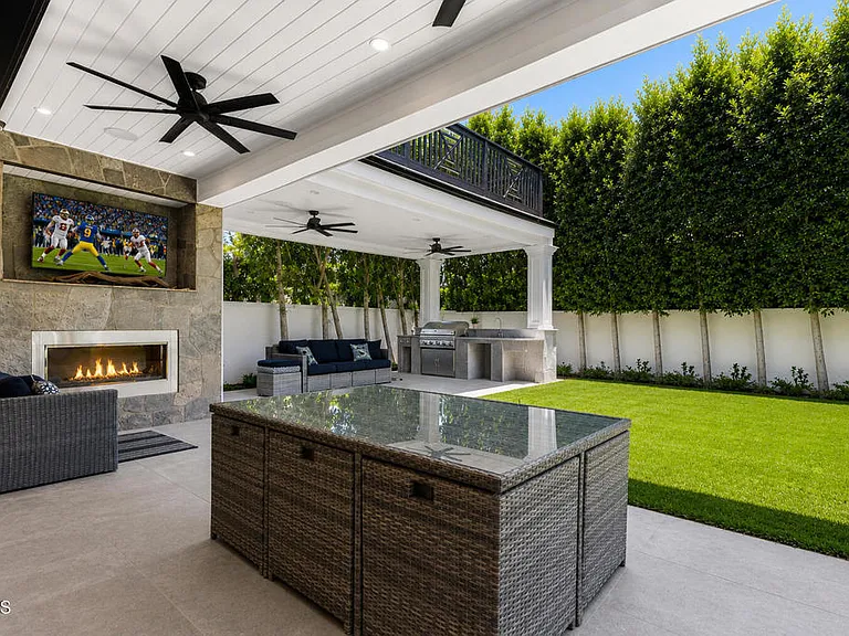 10331 Valley Spring Ln — Photo 4