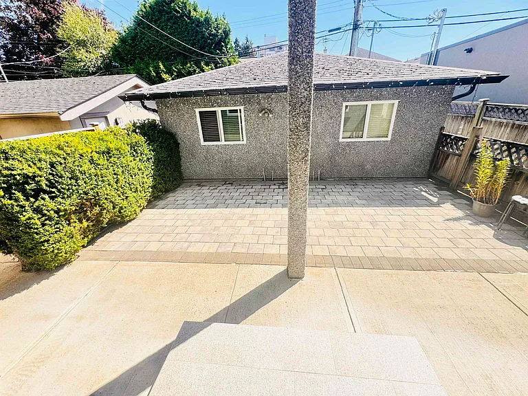 722 W 68th Ave — Photo 17
