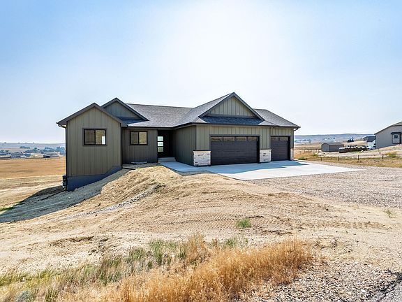 3rd image of 27 Sand Creek Dr