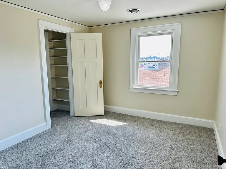 2829 E Main St — Photo 17