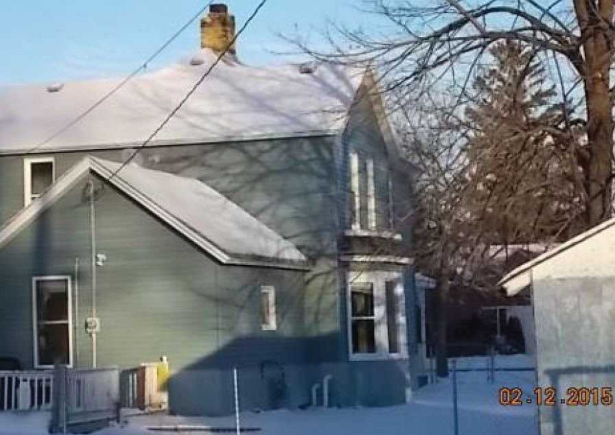2nd image of 307 4th St NE
