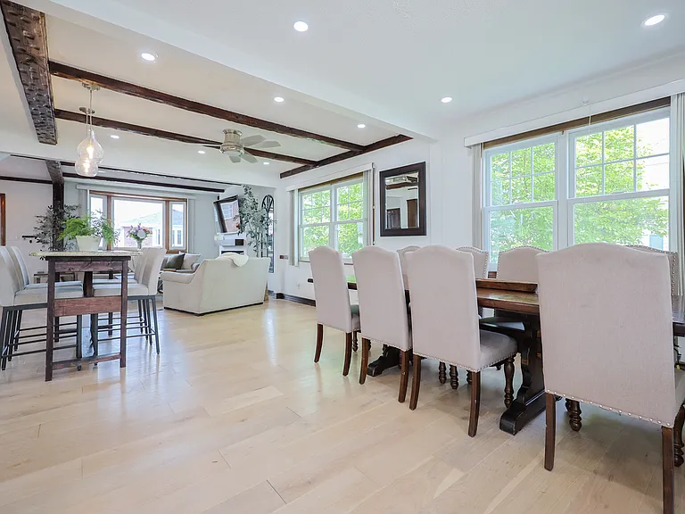115 Charger St — Photo 3