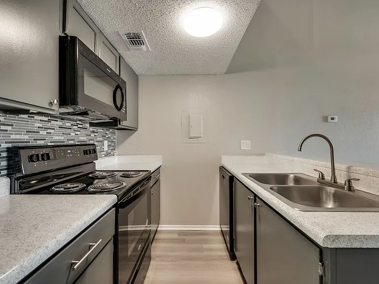 1217 Pecan Square Dr #222 — Photo 3