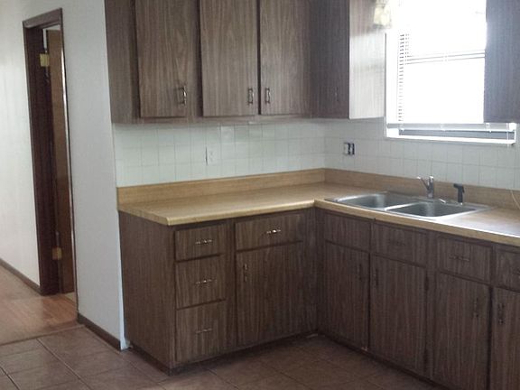 5th image of 9522 Marlowe Ave