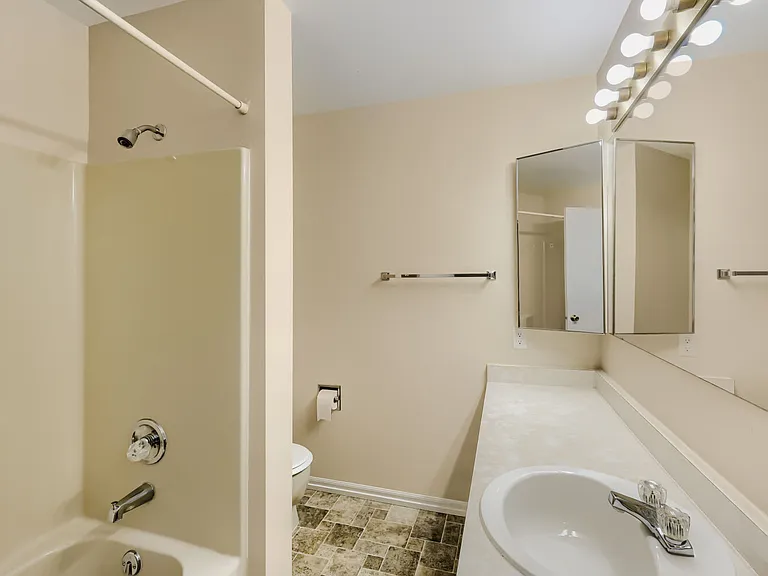1012 Moorings Dr #1 — Photo 11