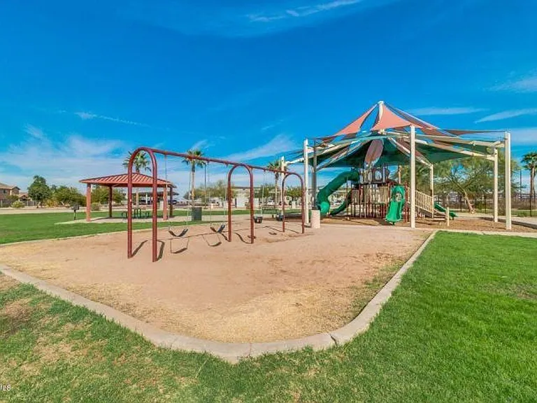 11700 E Cliffrose Ln — Photo 28