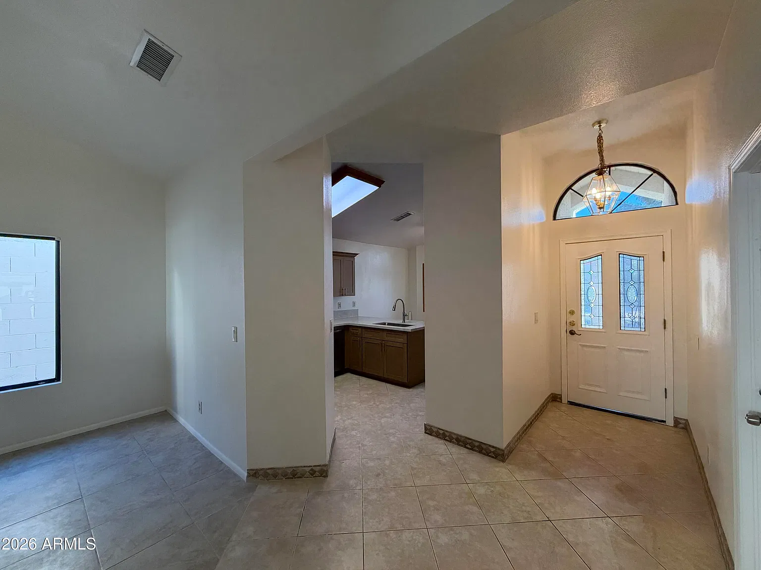 4 bed, 2.5 bath, 2261 sqft, $2,850 — Photo 3