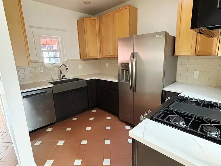 823 Apgar St — Photo 10