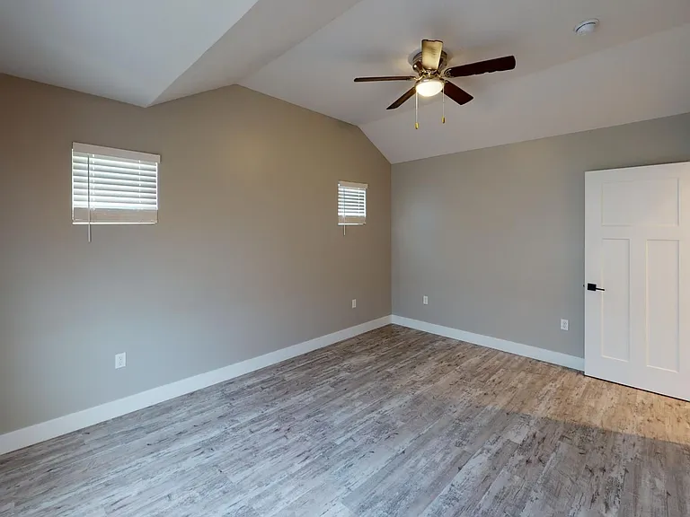 709 Legacy Dr — Photo 14