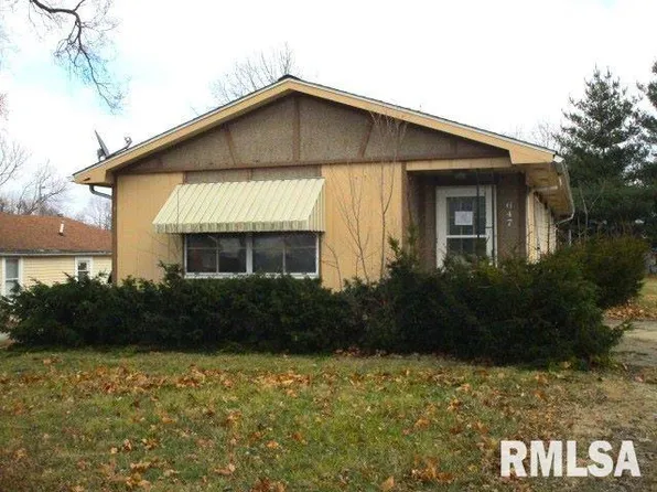 647 N 12th Ave, Canton, IL 61520