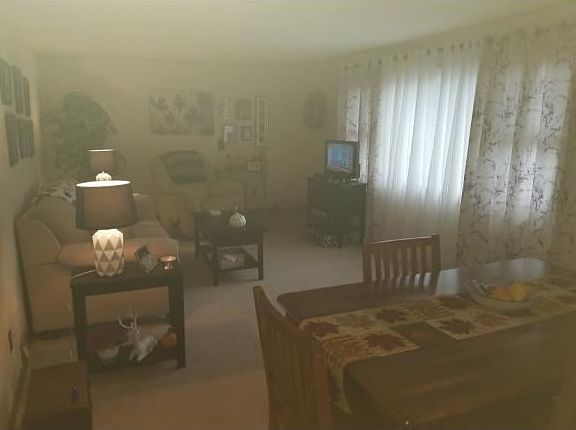 3rd image of 3666 Watson Blvd