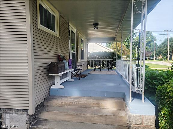 3rd image of 866 Milan Ave