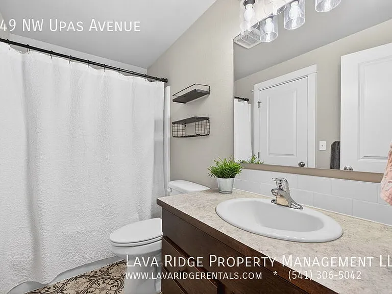 949 NW Upas Ave — Photo 12