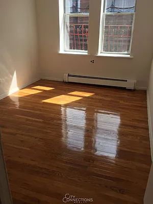 Rented by City Connections Realty | media 20