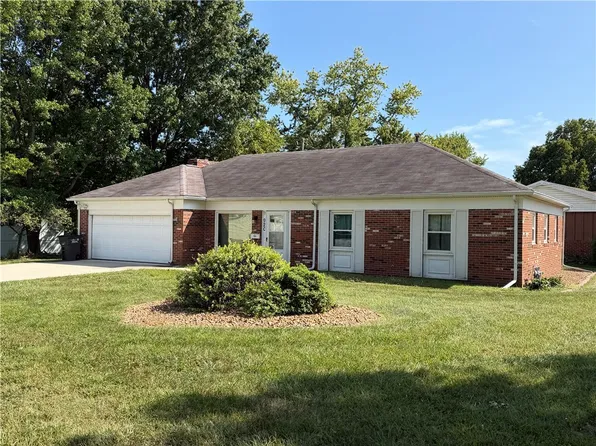 920 Woodlawn Ct, Danville, IL 61832