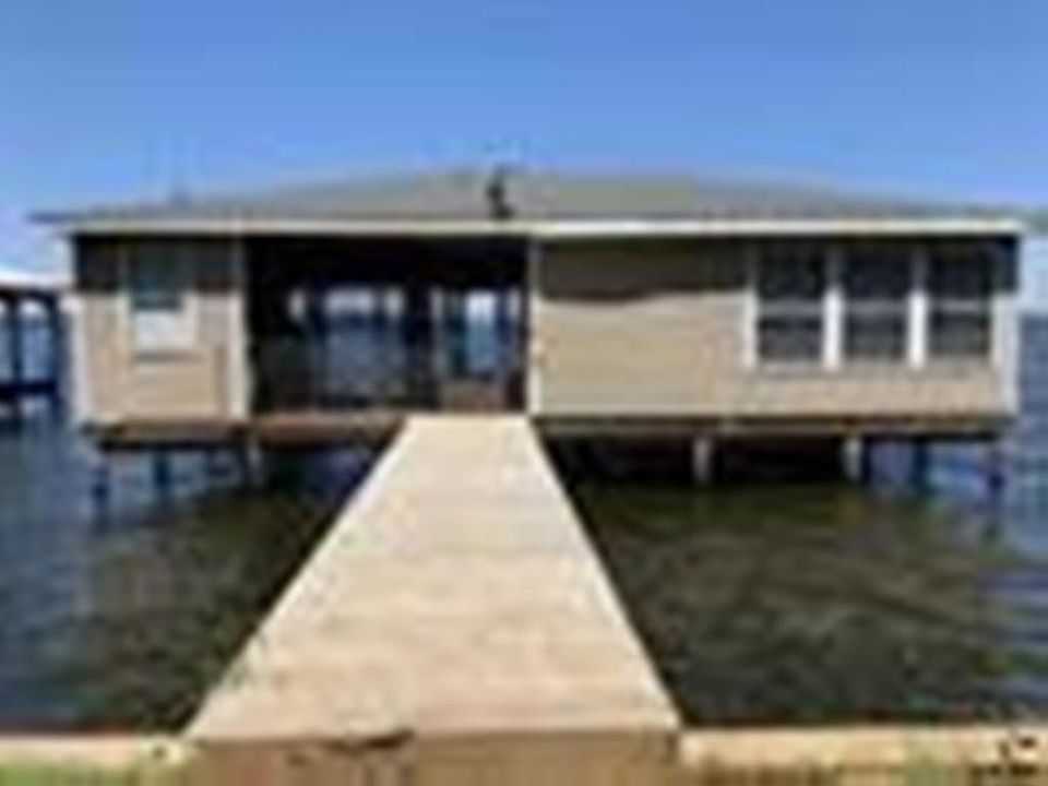 1st image of 196 Lake Bluff Dr