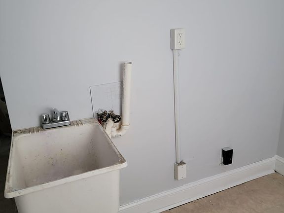 3rd image of 1827 E Clementine St #1829