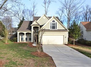 645 Clearbrook Rd, Matthews, NC 28105