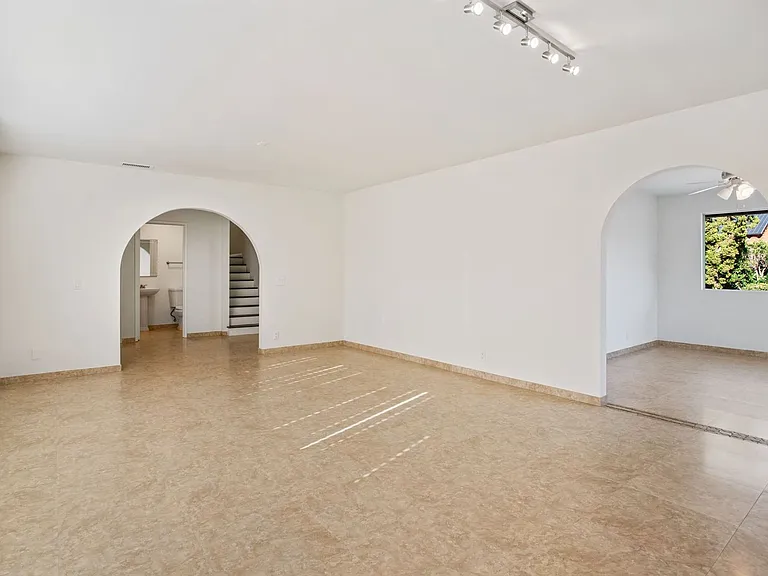 11000 Meadow Glen Way E — Photo 14