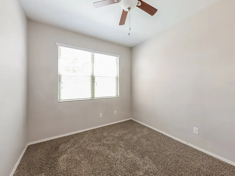 2444 W Tamarisk Ave — Photo 14