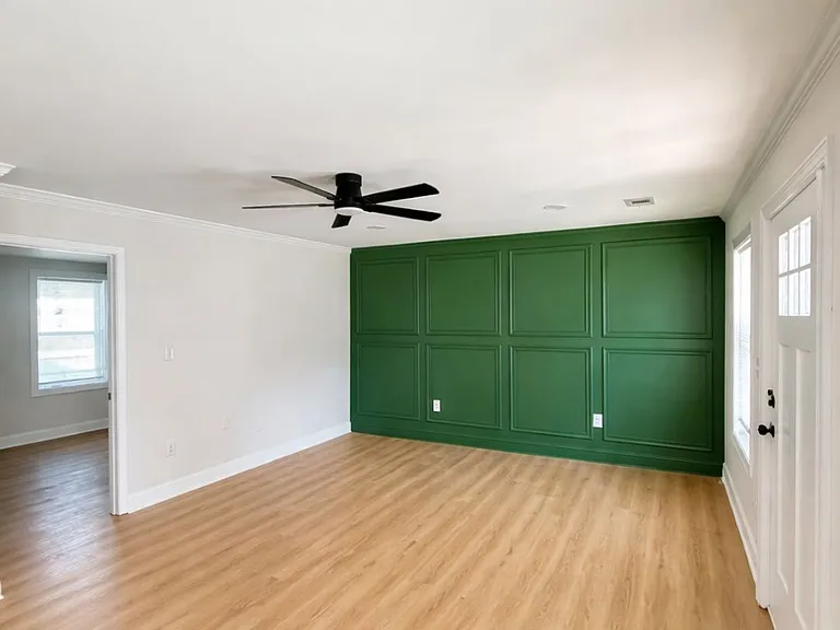 160 Indiana Ave — Photo 2